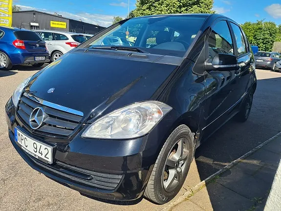 Mercedes-Benz A 180 2011 photo 2