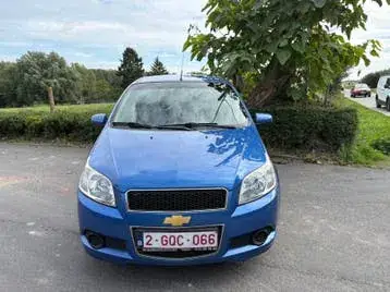 Chevrolet Aveo 2010 photo 2