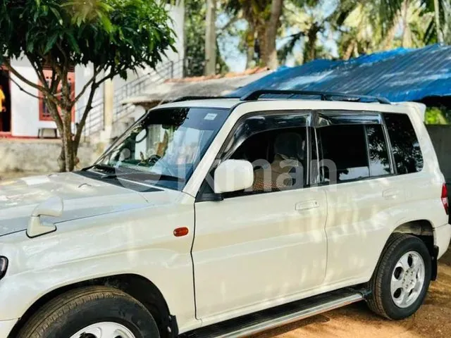Mitsubishi Pajero 2004 photo 4