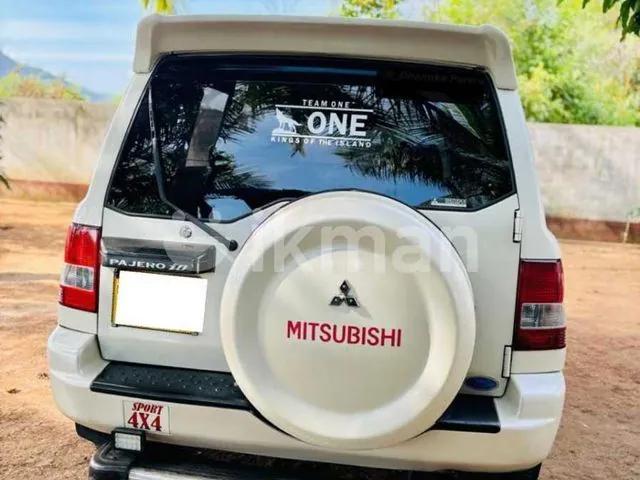 Mitsubishi Pajero 2004 photo 2