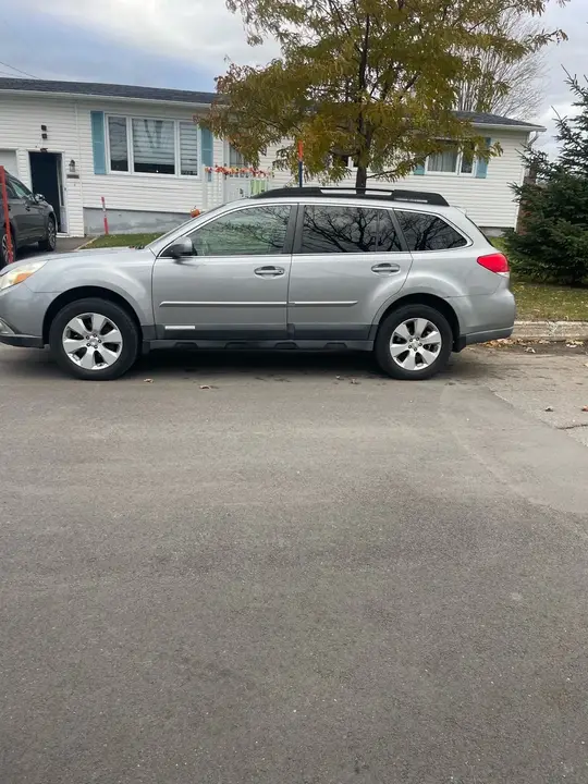Subaru Outback 2011 photo 4