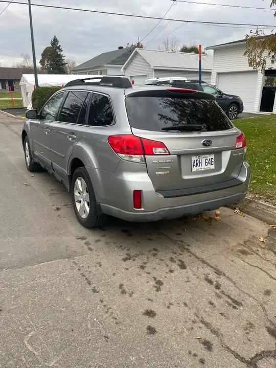 Subaru Outback 2011 photo 5