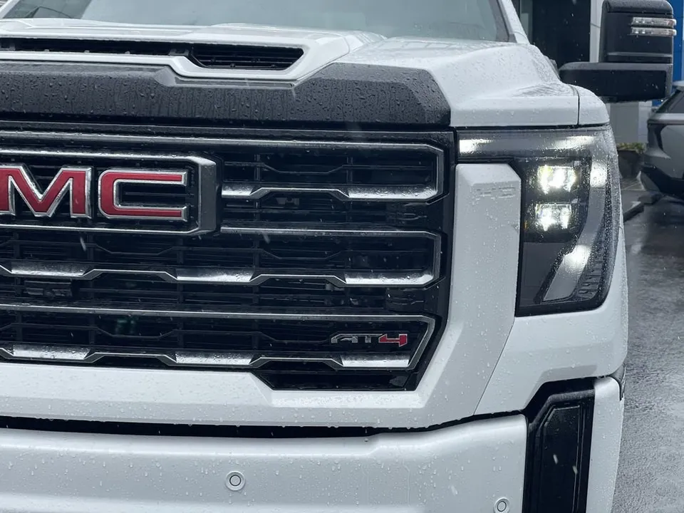 GMC Sierra 3500Hd 2026 photo 3