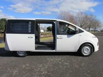 Hyundai Staria 2021 photo 3