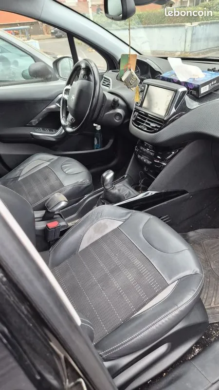 Peugeot 2008 2015 photo 3