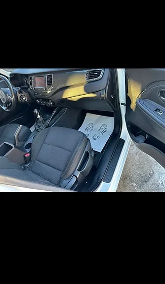 Kia Carens 2017 photo 3