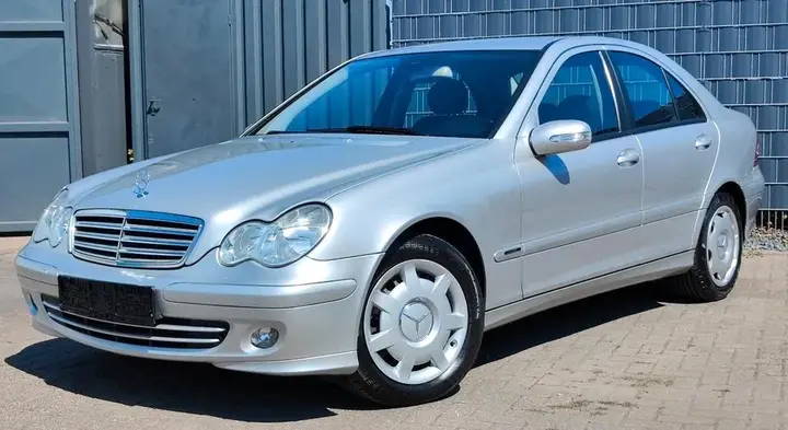 Mercedes-Benz C180