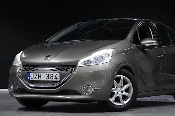 Peugeot 208 2012 photo 4