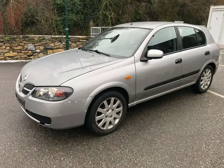 Nissan Almera