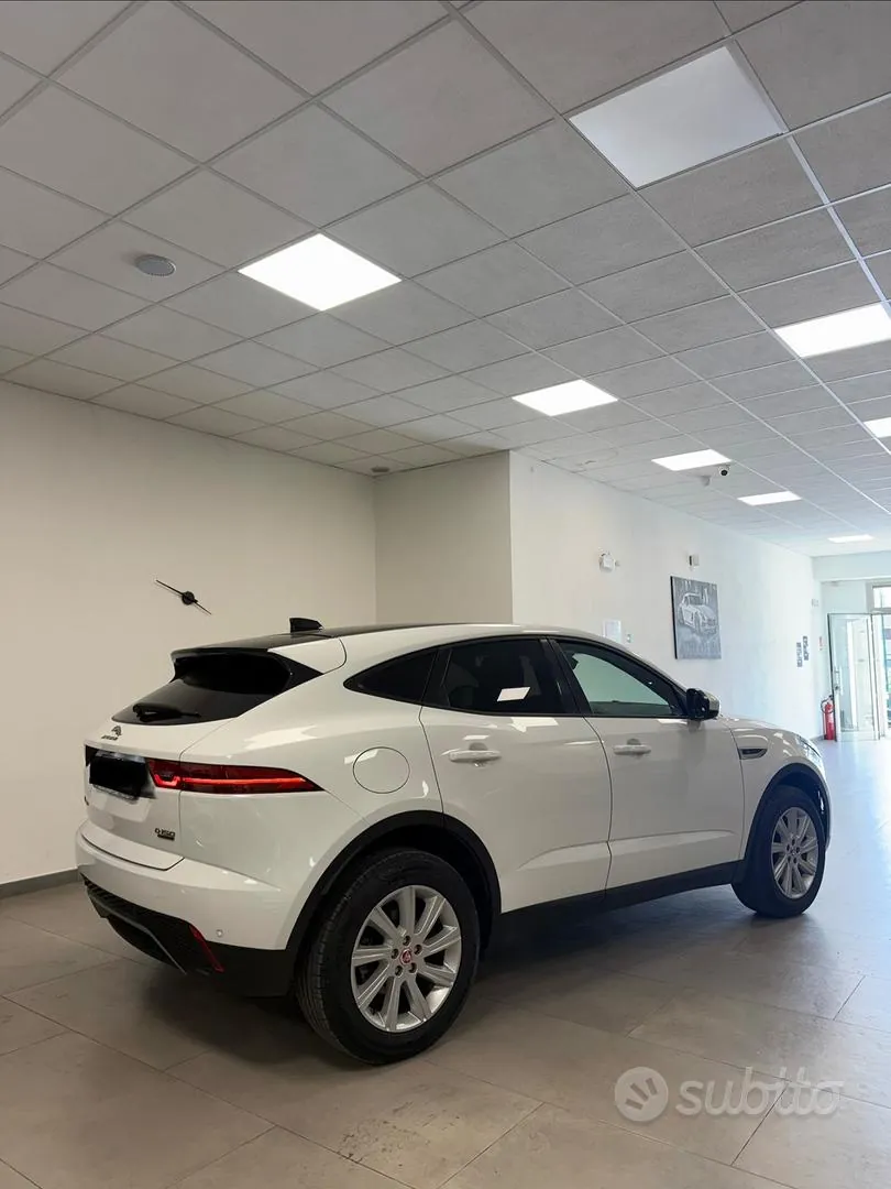 Jaguar E-Pace 2020 photo 2