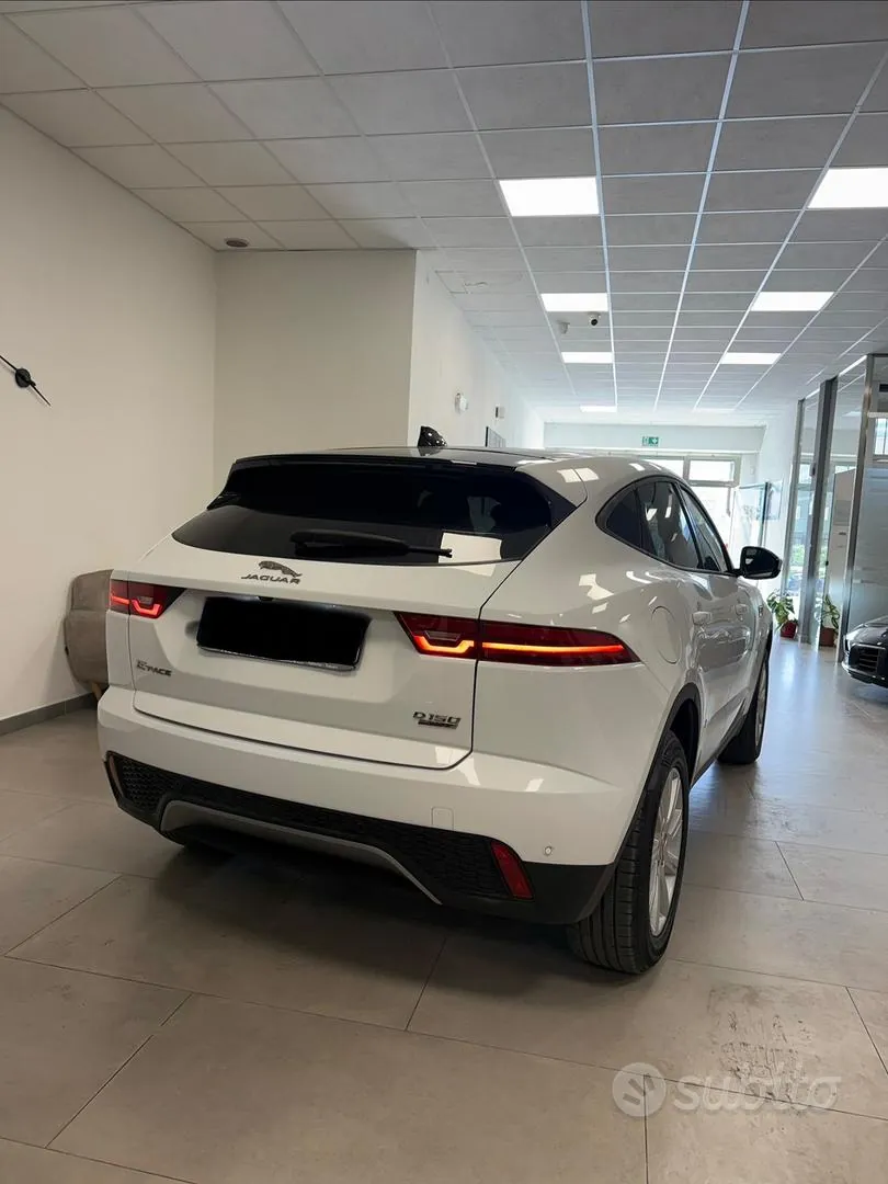 Jaguar E-Pace 2020 photo 4