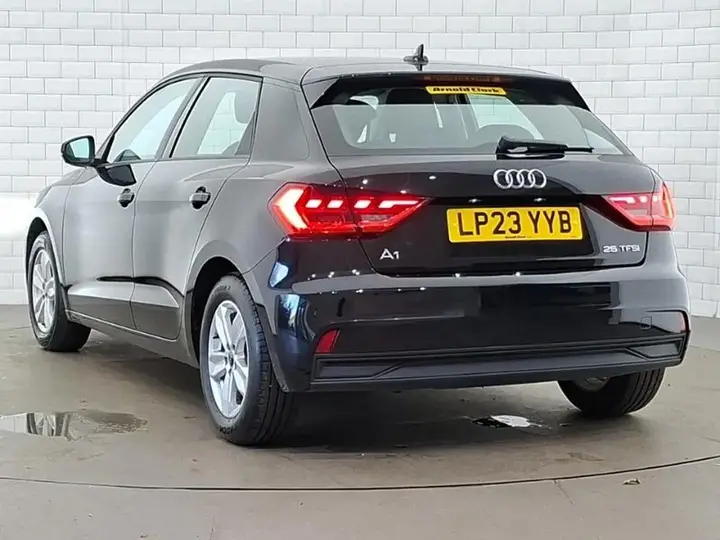 Audi A1 2023 photo 2