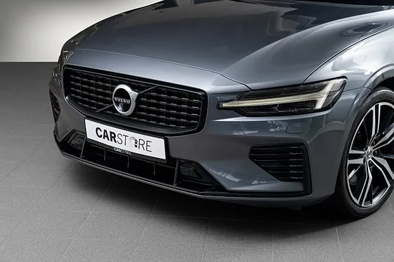 Volvo V60 2019 photo 2