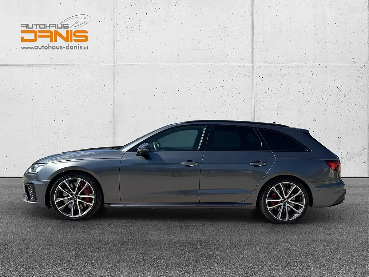 Audi A4 2022 photo 2