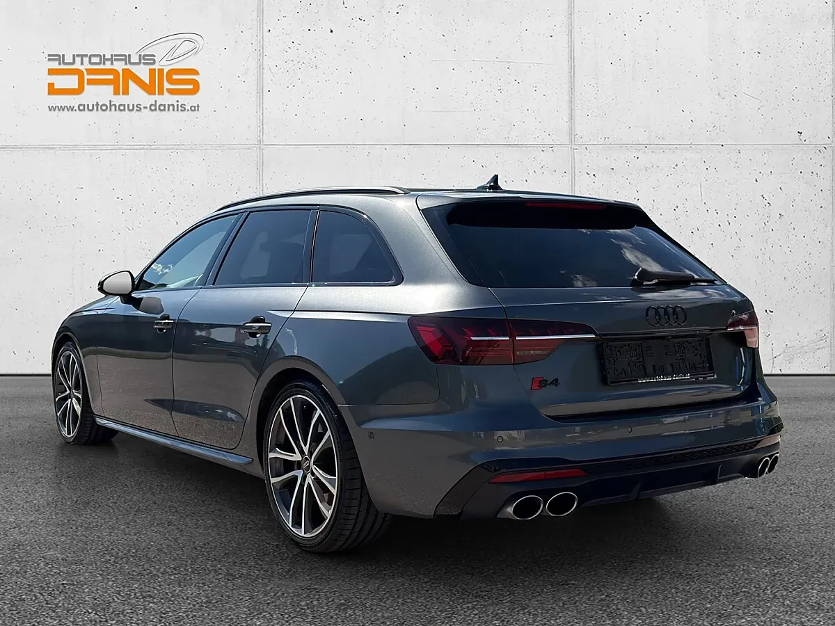 Audi A4 2022 photo 3