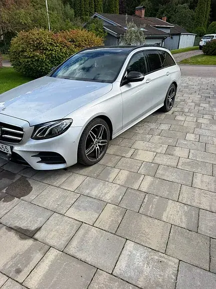 Mercedes-Benz E220