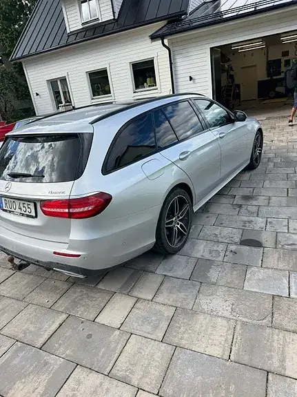 Mercedes-Benz E220 2018 photo 4