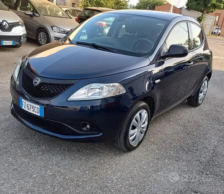 Lancia Ypsilon 2019 photo 2