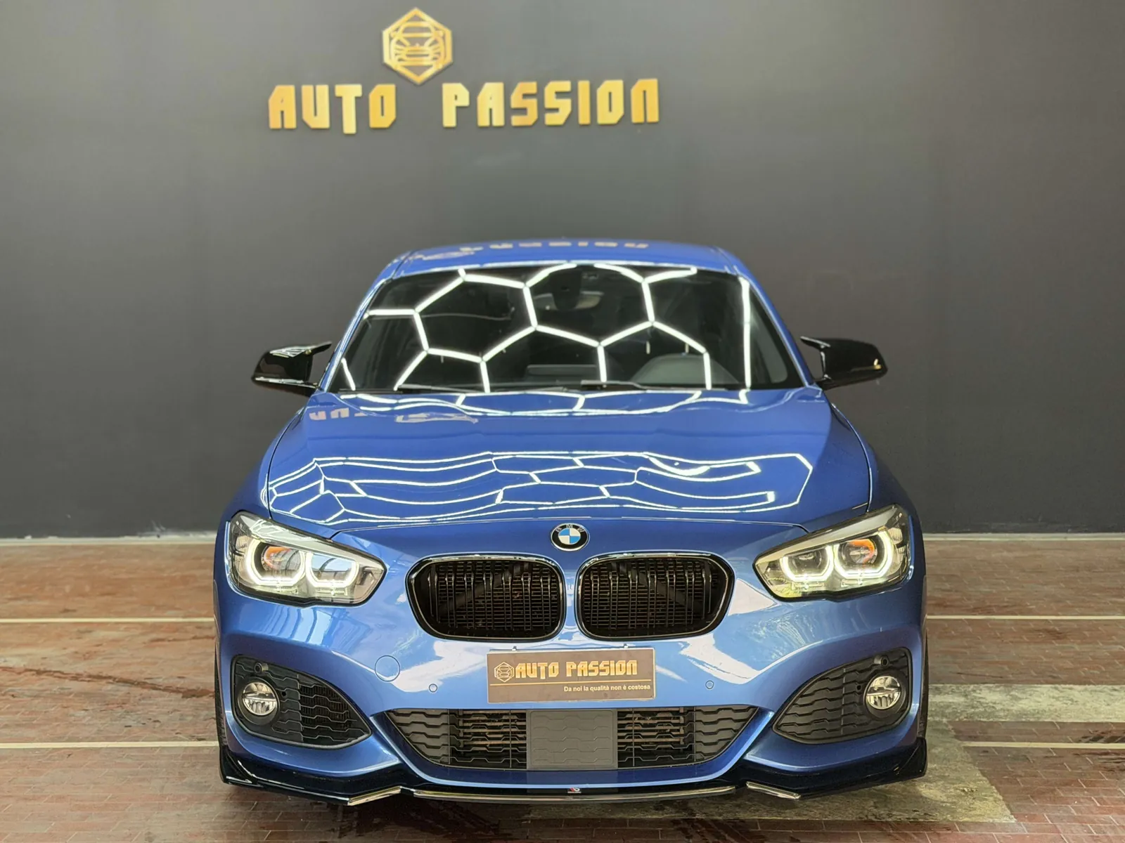 BMW 118I 2019 photo 2