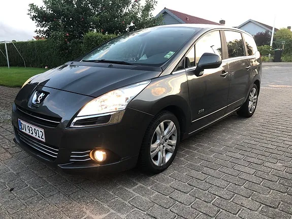 Peugeot 5008 2010 photo 2