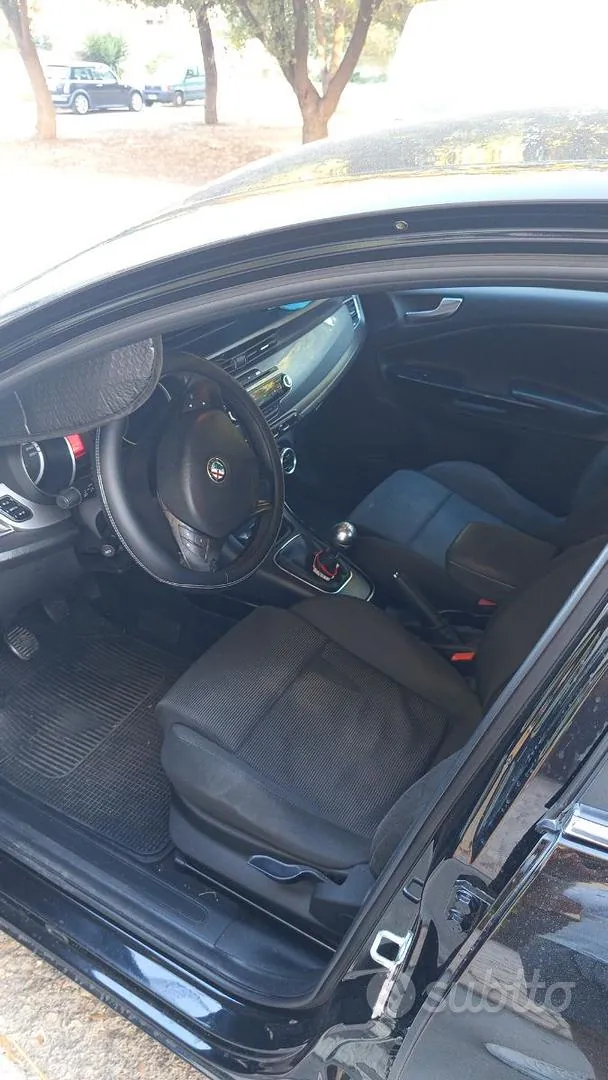 Alfa Romeo Giulietta 2013 photo 5