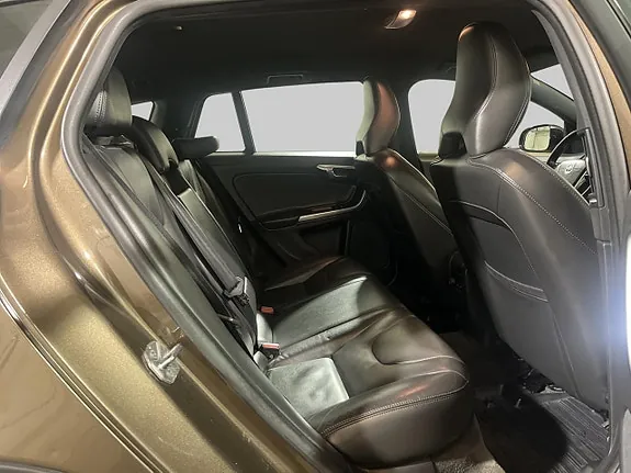 Volvo V60 Cross Country 2017 photo 5
