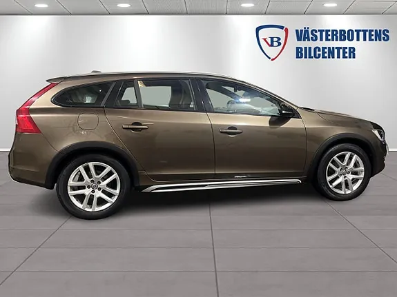 Volvo V60 Cross Country 2017 photo 2