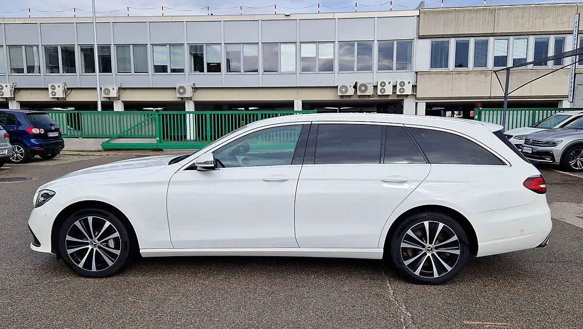 Mercedes-Benz E-Class 2022 photo 2