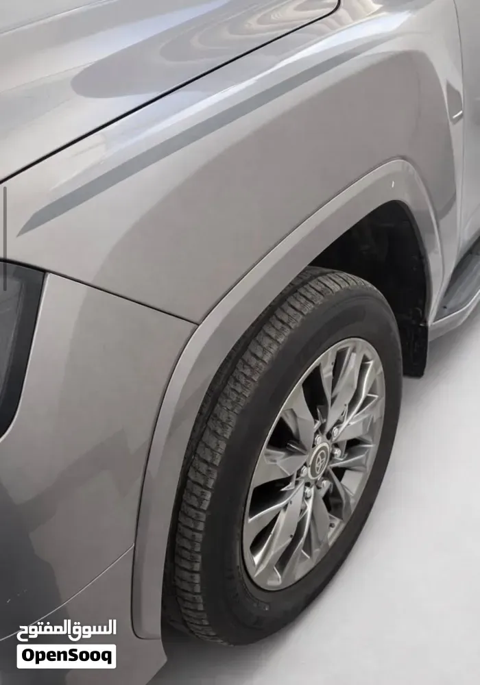 Toyota Land Cruiser 2022 photo 2