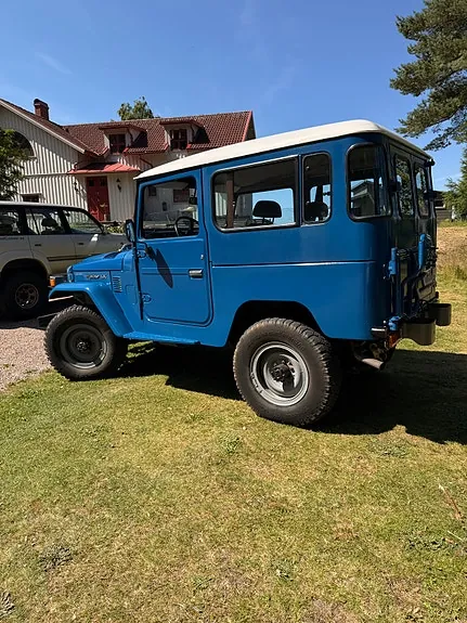 Toyota Land Cruiser 1985 photo 2