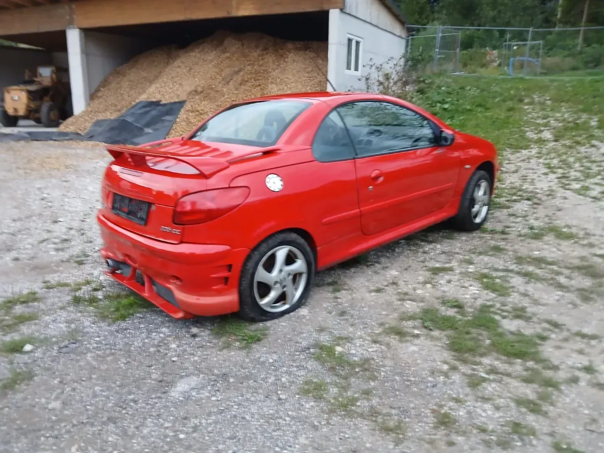 Peugeot 206 2002 photo 3