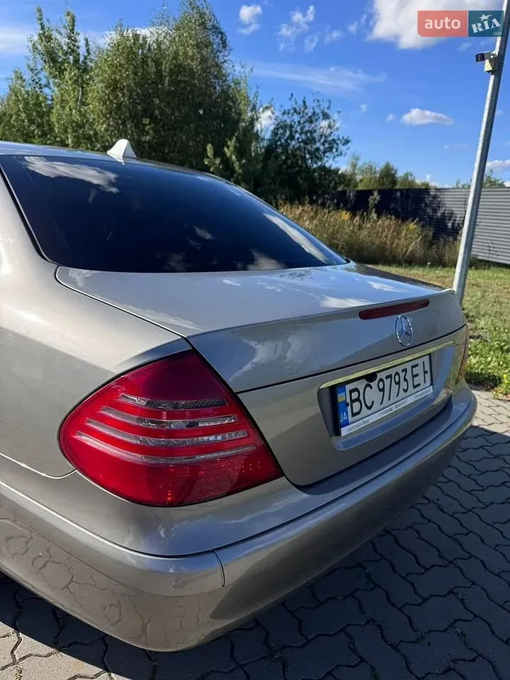 Mercedes-Benz E-Class 2004 photo 4