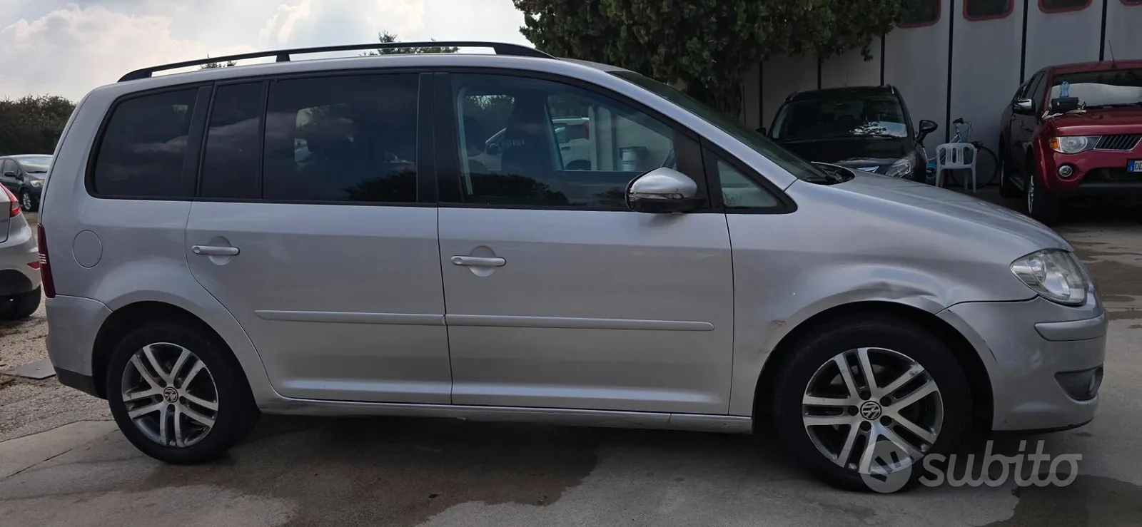 Volkswagen Touran 2010 photo 3
