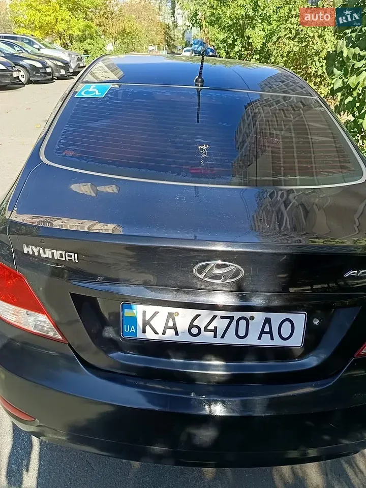 Hyundai Accent 2011 photo 4
