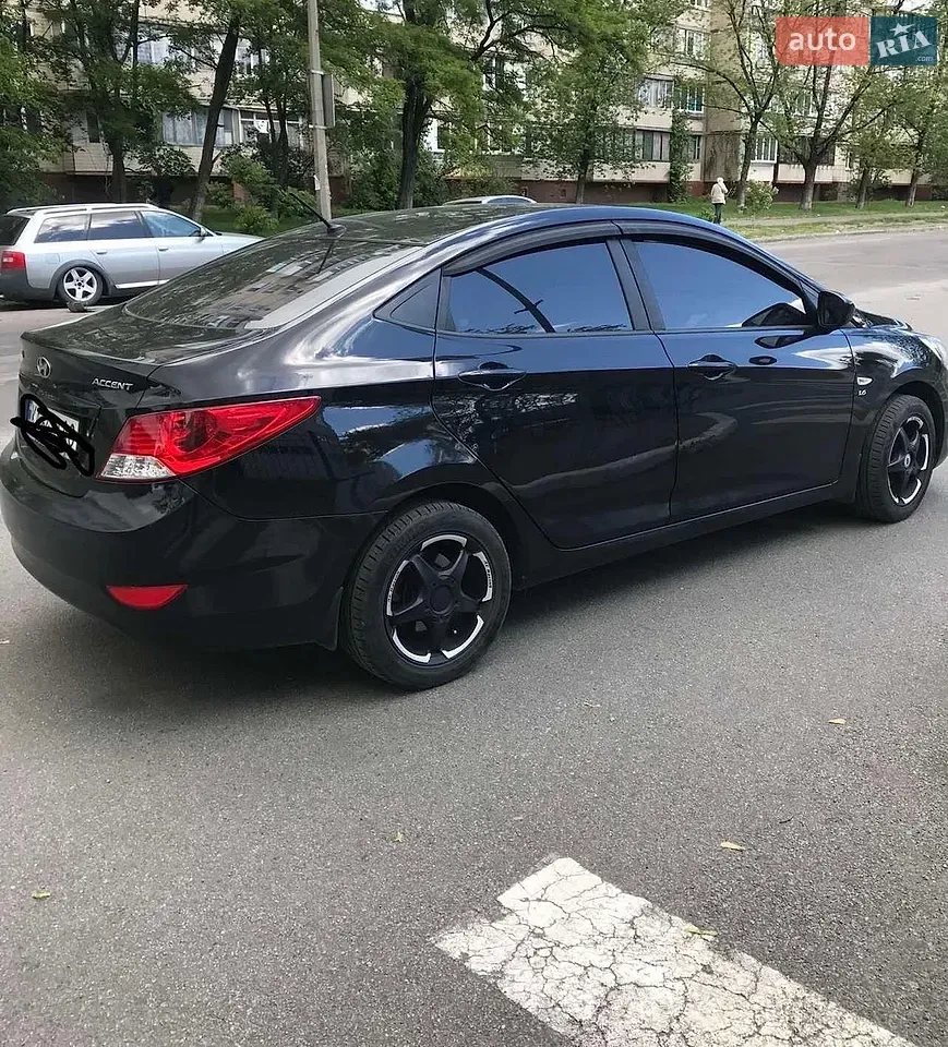 Hyundai Accent 2011 photo 3