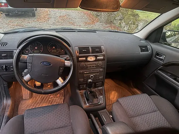 Ford Mondeo 2004 photo 5
