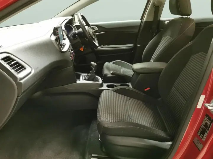 Kia Ceed 2023 photo 4