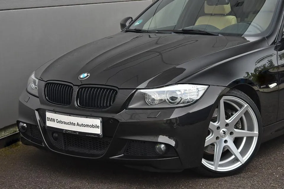 BMW 330I