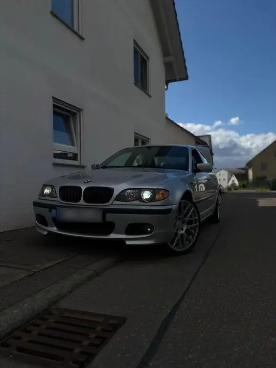 BMW 320I