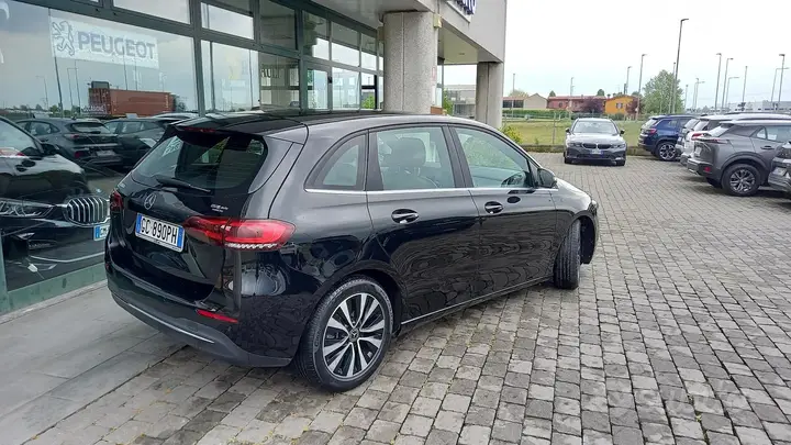 Mercedes-Benz B 180D 2020 photo 5