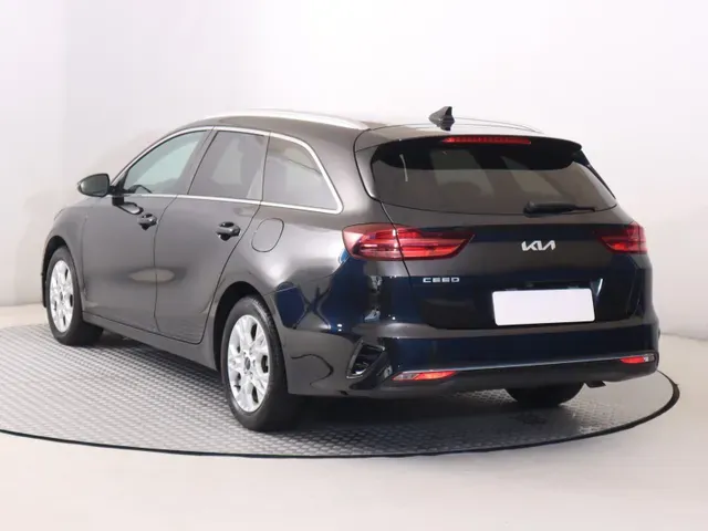 Kia Ceed Sw 2023 photo 3