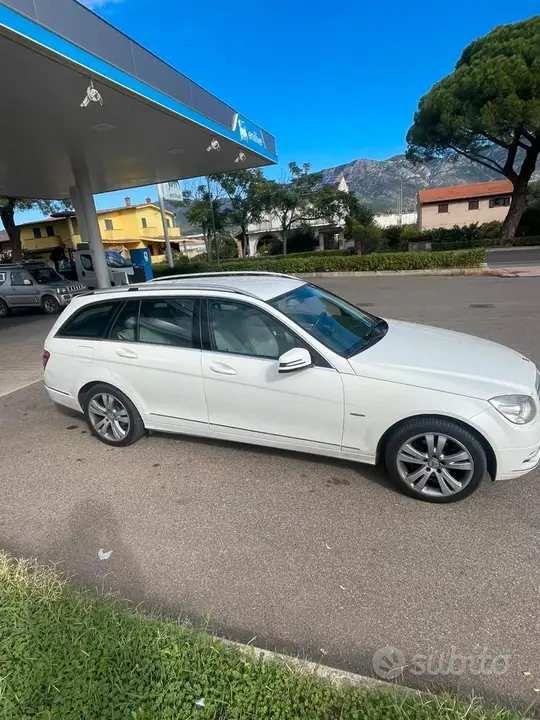 Mercedes-Benz C-Class 2011 photo 4