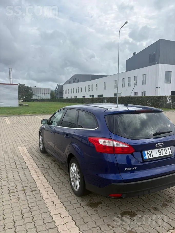 Ford Focus 2013 photo 3