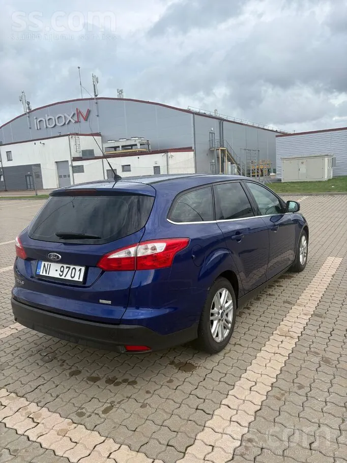 Ford Focus 2013 photo 2