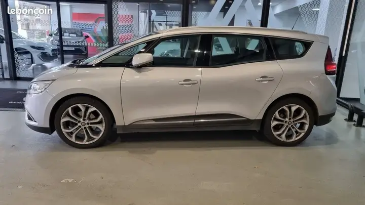 Renault Grand Scenic 2017 photo 3