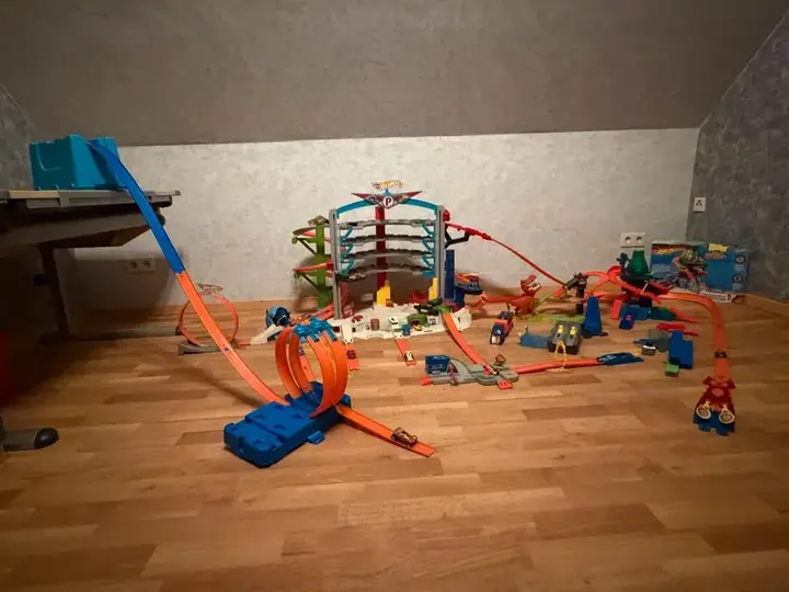 Hot Wheels Bahn Autos Parkhaus Parkgarage