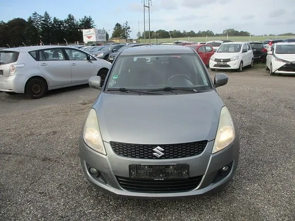 Suzuki Swift 2012 photo 2