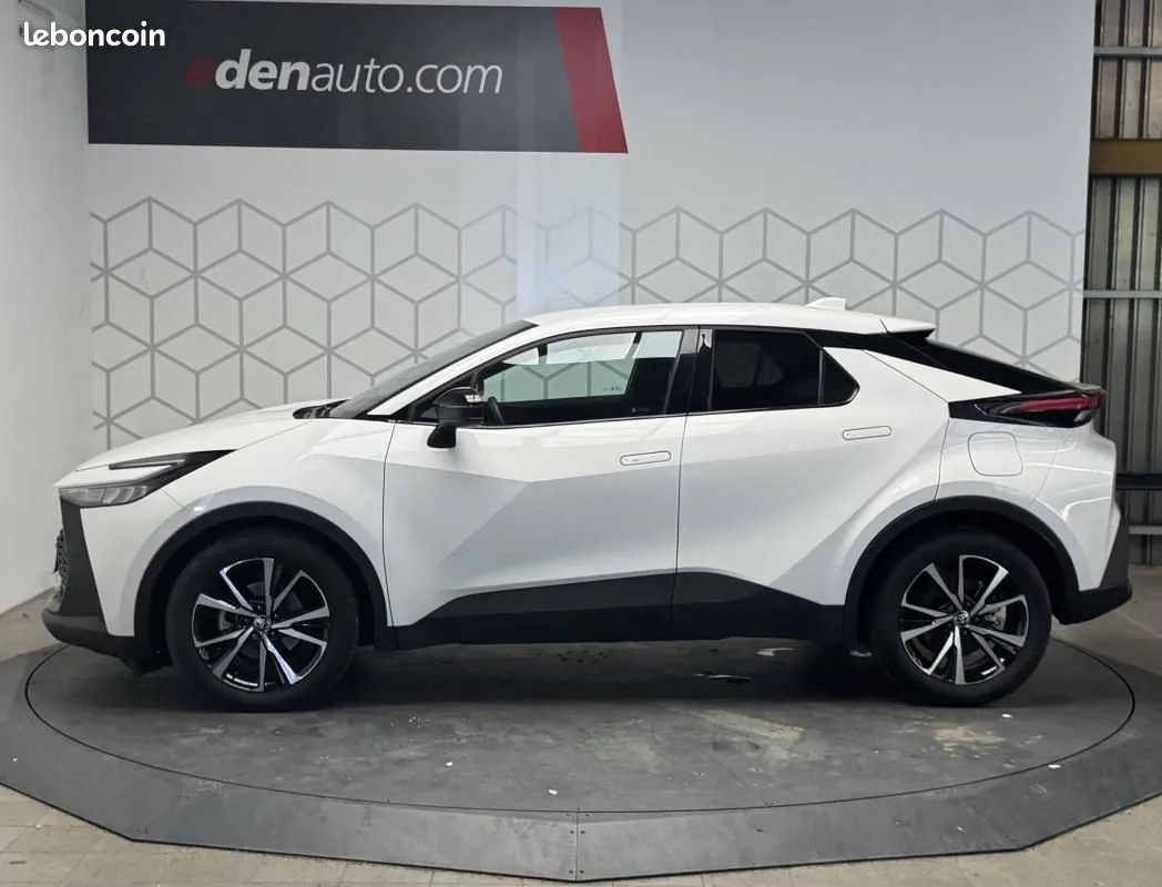 Toyota C-Hr 2025 photo 4