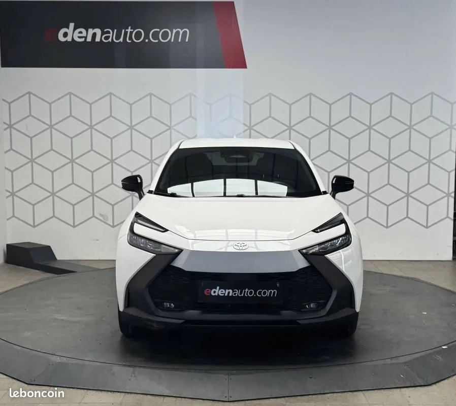 Toyota C-Hr 2025 photo 3