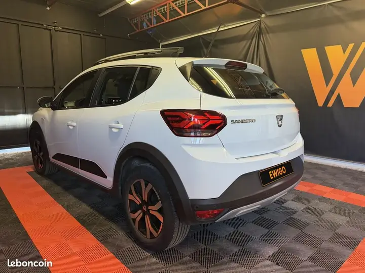 Dacia Sandero 2022 photo 2
